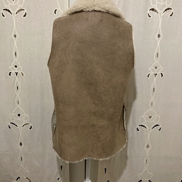 Velvet by Graham & Spencer Faux Fur Sherpa Open Front Vest with Pockets, Size S - Picture 4 of 8